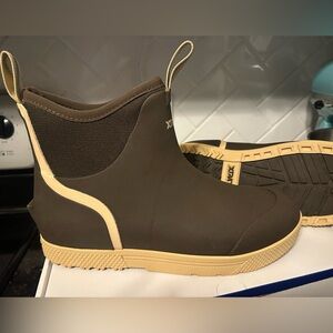 Xtratuf Men's Brown Wheelhouse 6 inch Ankle Boots